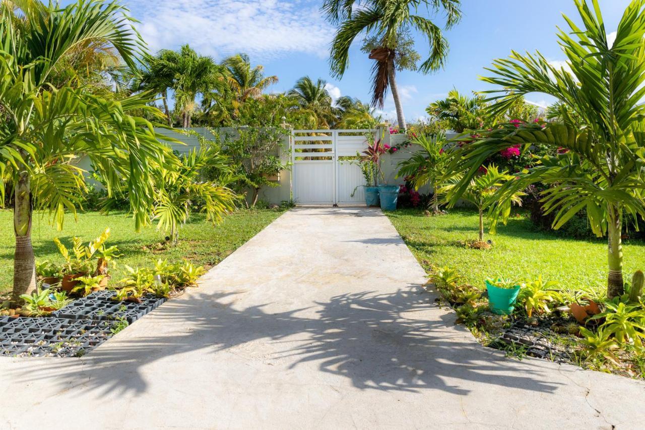 Villa L'Artist en bord de mer avec piscine privée Sainte-Rose Exterior foto